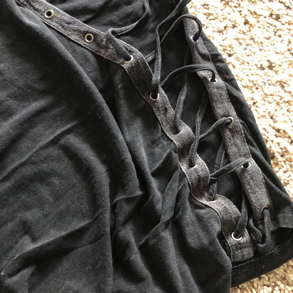 Shoulder strap boutique top